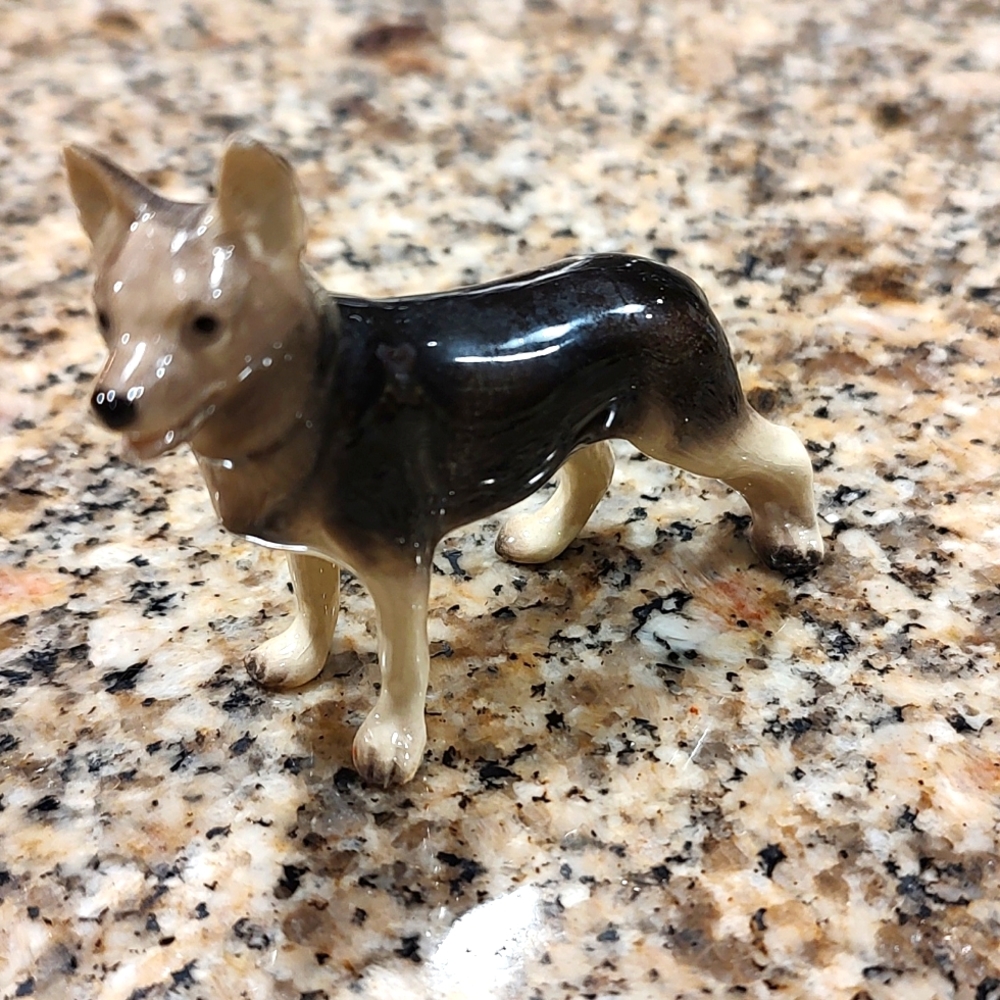 Vintage German Shepherd figurine